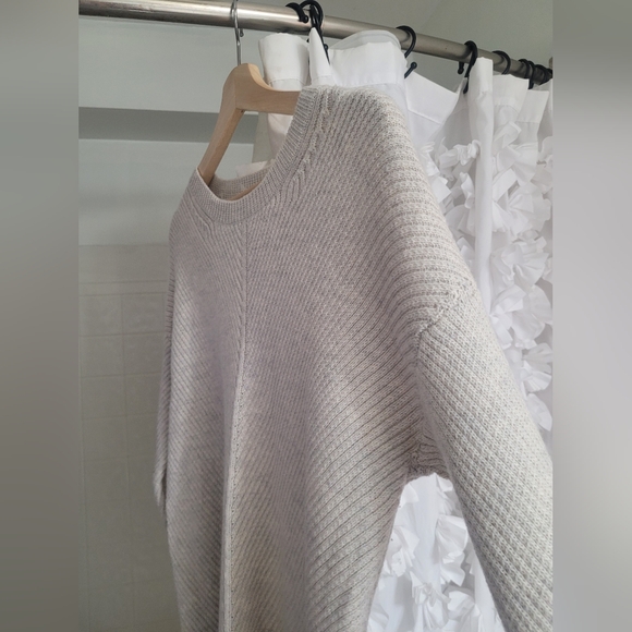 the isabeli sweater - Picture 3 of 5